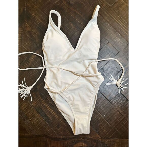 Shade and Shore White V Neck Boho Waist Tie One Piece Swimsuit Size XL - Picture 2 of 5
